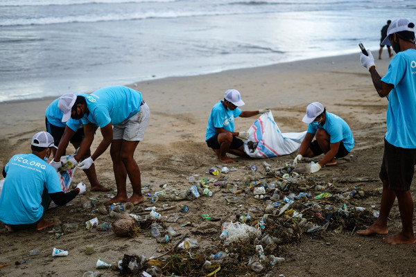 Cleaner Beaches, Healthier Oceans: 10 Reasons and Benefits to Join a Beach Cleanup