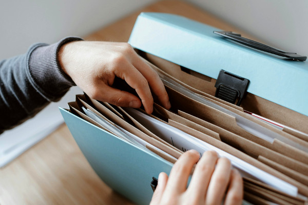 Simplify Your Paperwork: Easy Ways to Organize and Archive Your Bills, Medical Records, Contracts, and Important Documents
