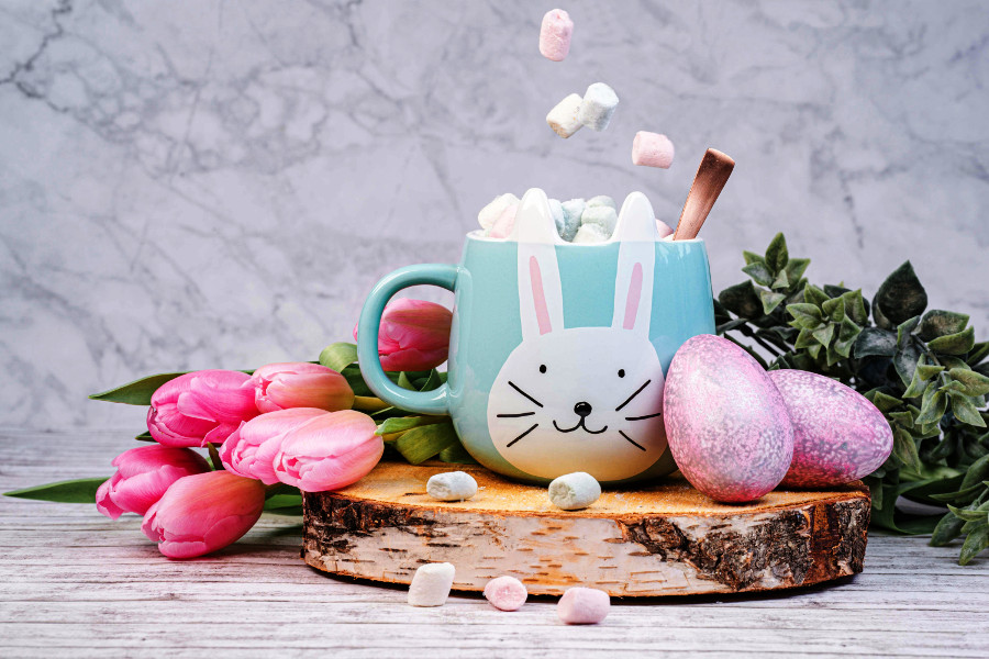 seasonal home decoration: spring, Easter