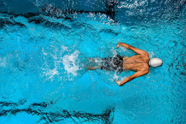 How to Learn to and Become Better at Swimming: Tips for Health, Speed, and Confidence in the Water