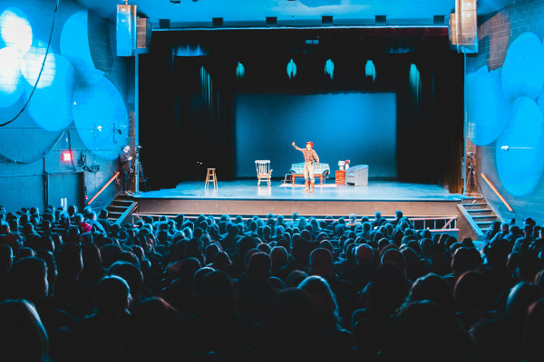 From Applause to Silence: Theatre Etiquette for Beginners
