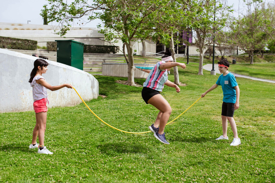 youth programs, volunteering - children playing
